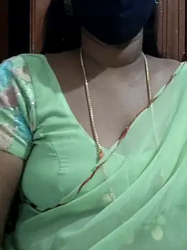 Snapshot of Tamil_Meera12 chatting on October 6, 2025, 6:25 am Tamil Meera12 online show from October 6, 2025, 6:25 am