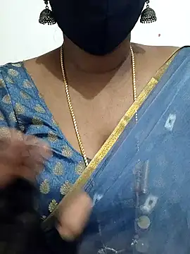 Snapshot of Tamil_Meera12 chatting on October 18, 2025, 6:48 am Tamil Meera12 online show from October 18, 2025, 6:48 am