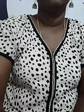 Snapshot of Tamil_Meera12 chatting on September 28, 2025, 7:15 am Tamil Meera12 online show from September 28, 2025, 7:15 am