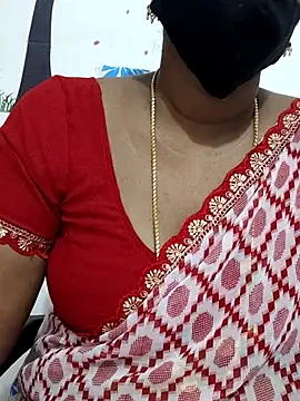 Snapshot of Tamil_Meera12 chatting on October 13, 2025, 6:04 am Tamil Meera12 online show from October 13, 2025, 6:04 am