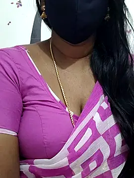 Snapshot of Tamil_Meera12 chatting on October 25, 2025, 7:03 pm Tamil Meera12 online show from October 25, 2025, 7:03 pm