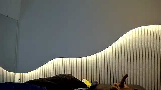 Lia Guzman online show from March 6, 2026, 3:34 am