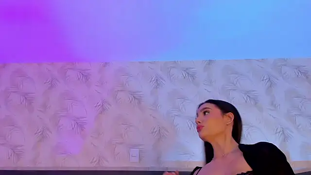 Alyssia Collins online show from February 11, 2025, 2:24 pm