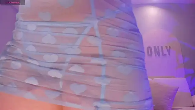 Snapshot of BeccaBaxter chatting on September 29, 2025, 8:03 pm BeccaBaxter online show from September 29, 2025, 8:03 pm