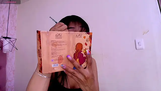 Raichell  online show from October 23, 2025, 4:00 am