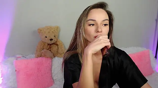 EvaBalmer online show from September 23, 2025, 11:12 pm