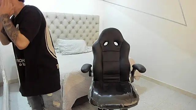 Snapshot of JhoanLeandro chatting on October 11, 2025, 6:25 am JhoanLeandro online show from October 11, 2025, 6:25 am