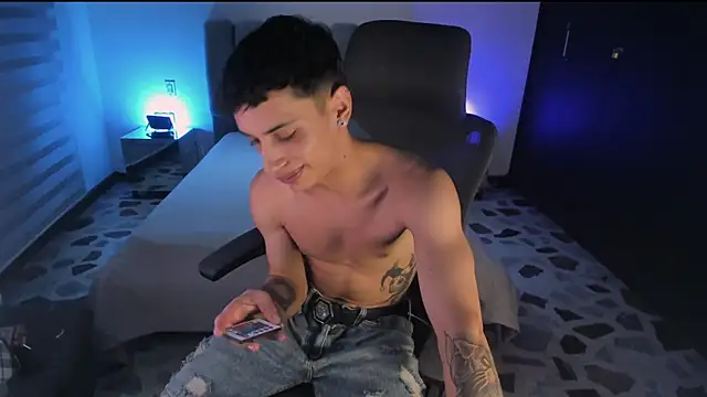 Snapshot of JhoanLeandro chatting on September 30, 2025, 2:06 am JhoanLeandro online show from September 30, 2025, 2:06 am