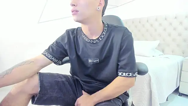 Snapshot of JhoanLeandro chatting on September 19, 2025, 4:49 am JhoanLeandro online show from September 19, 2025, 4:49 am