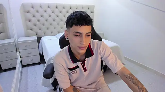 Snapshot of JhoanLeandro chatting on January 10, 2026, 4:30 am JhoanLeandro online show from January 10, 2026, 4:30 am