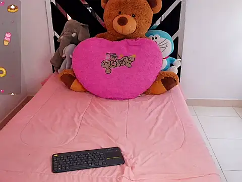 Snapshot of CatalinaSmith1 chatting on October 10, 2025, 9:48 pm CatalinaSmith1 online show from October 10, 2025, 9:48 pm