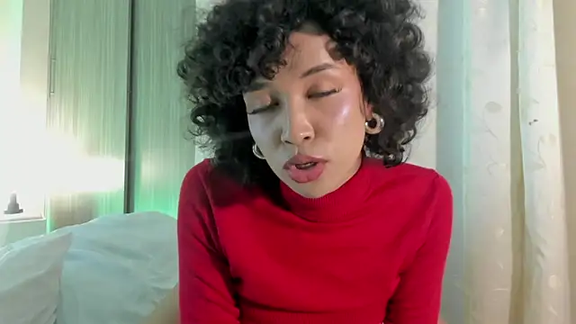 leahaltomm online show from March 2, 2025, 1:15 am