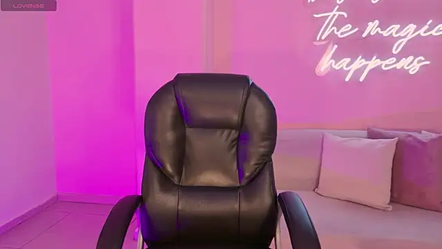 AmaiaHaywood online show from November 11, 2025, 5:35 am