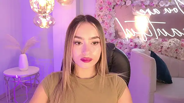 Snapshot of AmaiaHaywood chatting on October 29, 2025, 4:44 am AmaiaHaywood online show from October 29, 2025, 4:44 am