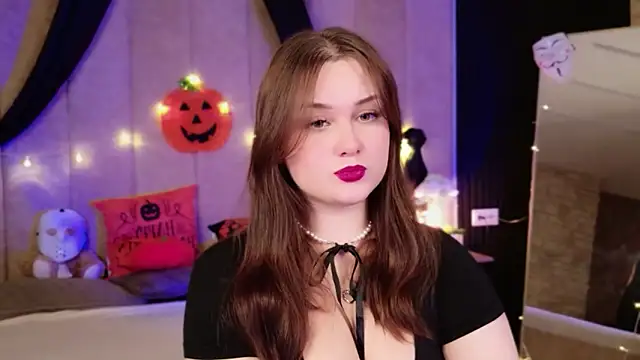 Kendra Parlow online show from October 30, 2025, 8:39 pm