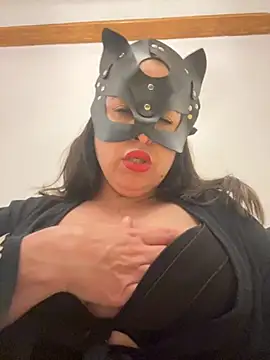 laarti online show from October 6, 2025, 6:30 pm