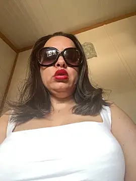 laarti online show from September 11, 2025, 10:15 am