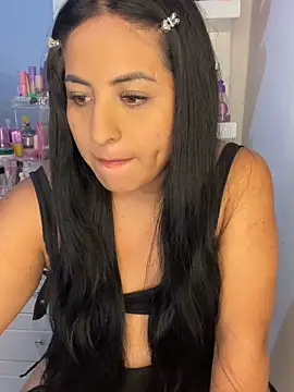 lamaravilla 08 online show from November 25, 2025, 5:52 am