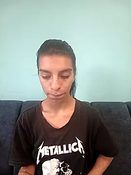 Snapshot of Ariell_Kieran chatting on October 27, 2025, 8:32 pm Ariell Kieran online show from October 27, 2025, 8:32 pm