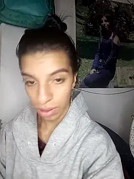 Snapshot of Ariell_Kieran chatting on October 17, 2025, 4:05 am Ariell Kieran online show from October 17, 2025, 4:05 am