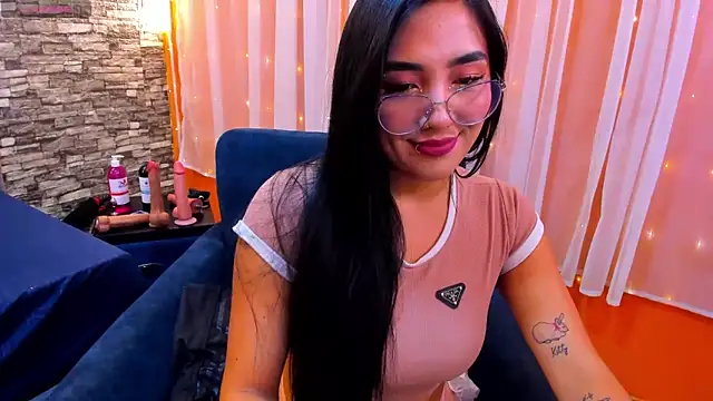 Enyel valmina online show from March 6, 2025, 9:09 pm