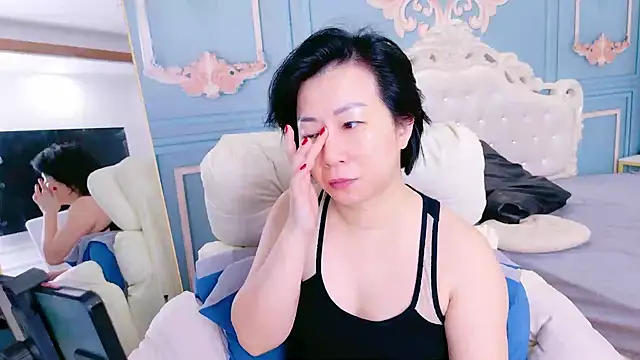 LucianaMe online show from November 8, 2025, 1:53 am