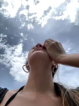 Andrea18 blonde online show from October 19, 2025, 5:37 pm