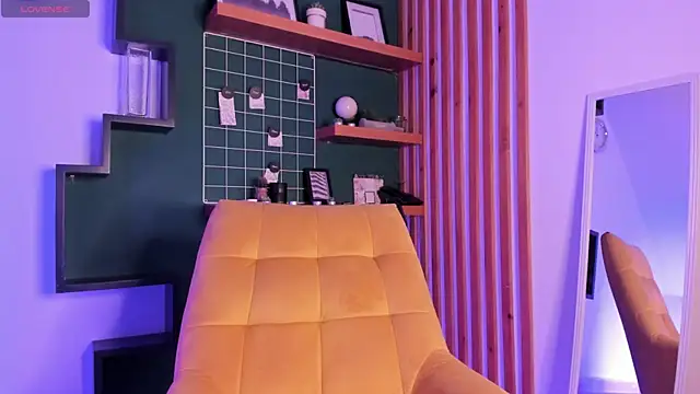 Gigi Strawberry online show from January 16, 2026, 11:42 pm