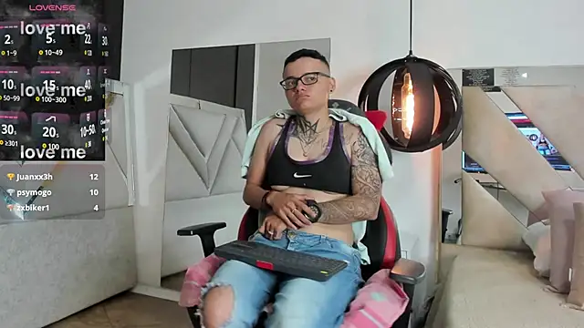 YeiiScoot online show from February 1, 2025, 6:32 am