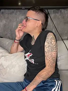 YeiiScoot online show from February 7, 2025, 3:55 am