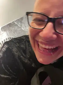 YeiiScoot online show from February 8, 2025, 9:57 pm