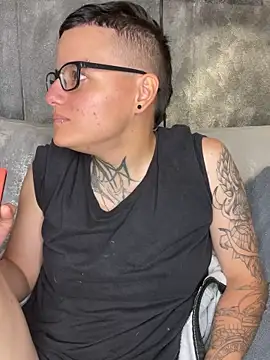 YeiiScoot online show from February 8, 2025, 6:12 am