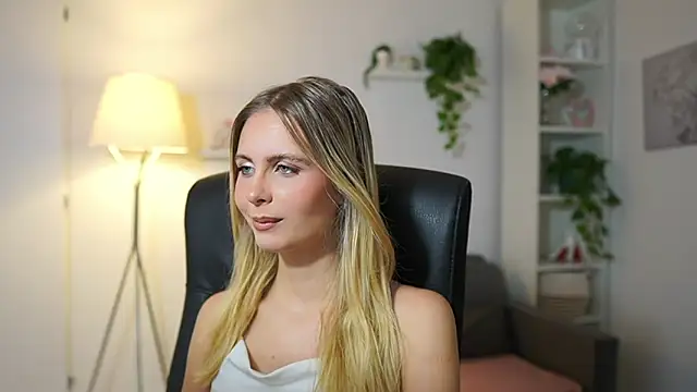 catecrago  online show from September 24, 2025, 8:32 am