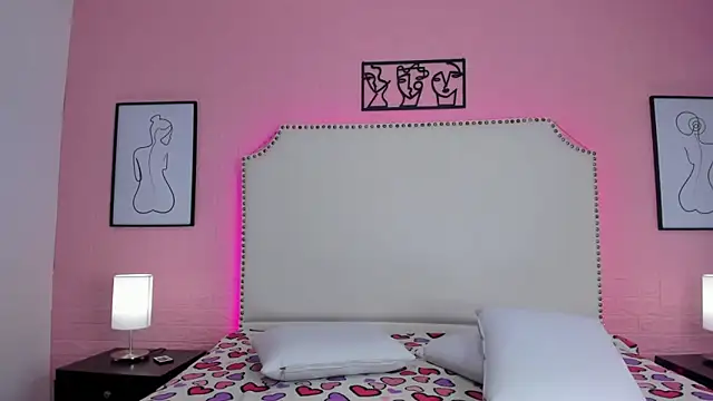 Snapshot of _Emma_whiitee_ chatting on October 13, 2025, 1:12 pm Emma whiitee online show from October 13, 2025, 1:12 pm