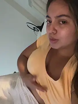 lovelyrosee  online show from February 16, 2025, 10:00 pm