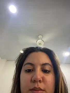 lovelyrosee  online show from February 19, 2025, 9:47 pm