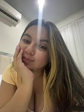 lovelyrosee  online show from February 19, 2025, 4:23 am
