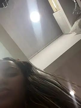 lovelyrosee  online show from February 6, 2025, 7:56 am