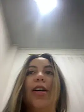 lovelyrosee  online show from February 16, 2025, 4:31 am