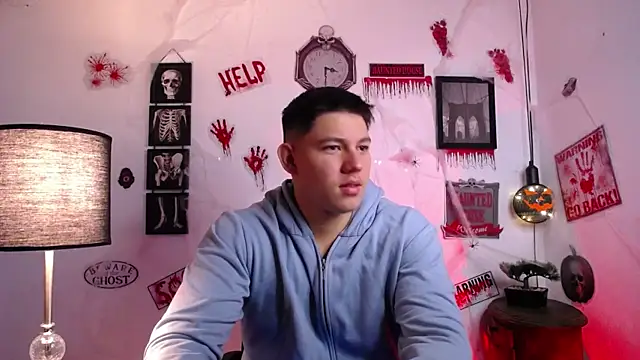 Snapshot of JamesCr_ chatting on October 28, 2025, 10:14 am JamesCr  online show from October 28, 2025, 10:14 am