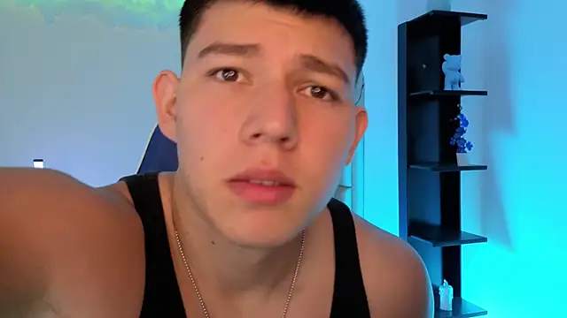 JamesCr  online show from June 4, 2026, 12:43 pm