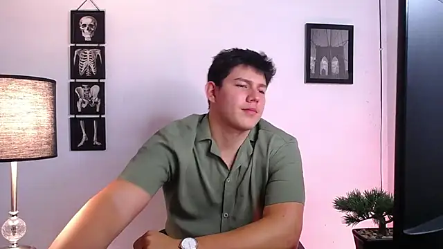 Snapshot of JamesCr_ chatting on October 23, 2025, 2:21 am JamesCr  online show from October 23, 2025, 2:21 am