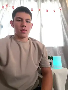 JamesCr  online show from February 19, 2025, 2:22 pm