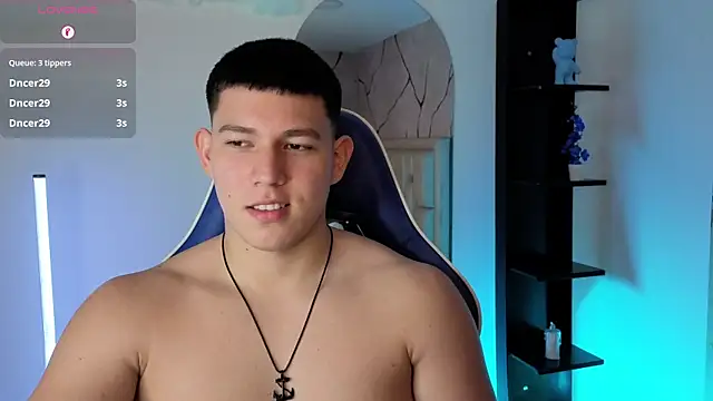 JamesCr  online show from June 3, 2026, 2:33 pm