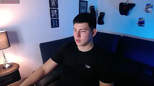 JamesCr  online show from February 28, 2026, 12:21 am