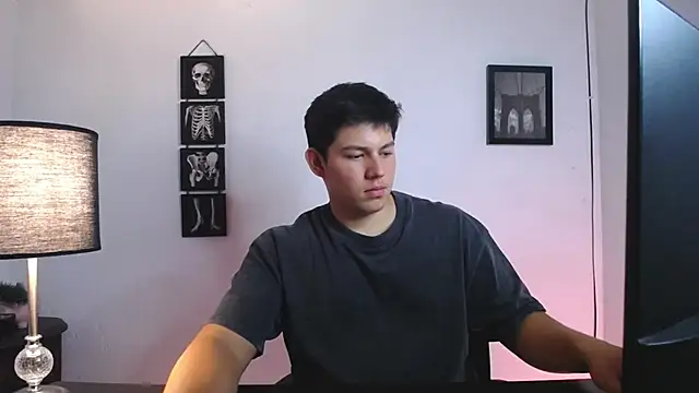 Snapshot of JamesCr_ chatting on October 24, 2025, 1:26 am JamesCr  online show from October 24, 2025, 1:26 am