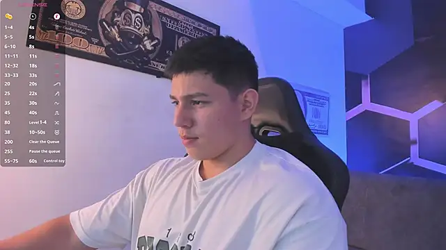 Snapshot of JamesCr_ chatting on September 23, 2025, 2:51 am JamesCr  online show from September 23, 2025, 2:51 am