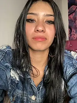 Snapshot of TayylorSexx chatting on March 14, 2025, 8:32 am TayylorSexx online show from March 14, 2025, 8:32 am