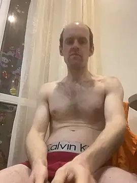 LynnAhNight online show from April 10, 2026, 5:20 pm