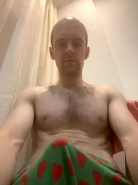 Snapshot of LynnAhNight chatting on November 6, 2025, 3:21 am LynnAhNight online show from November 6, 2025, 3:21 am